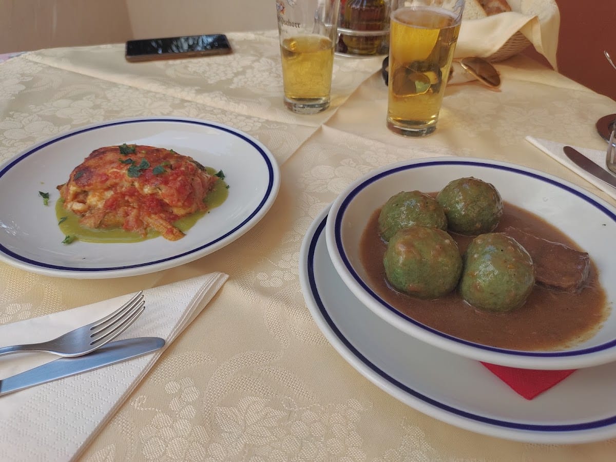 Zucchine ripiene e polpette in sugo